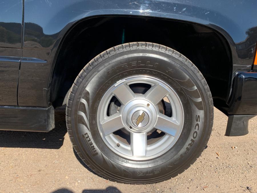 Колеса Chevrolet Tahoe Limited (GMT840) 2000 года  (фото 37 из 233)
